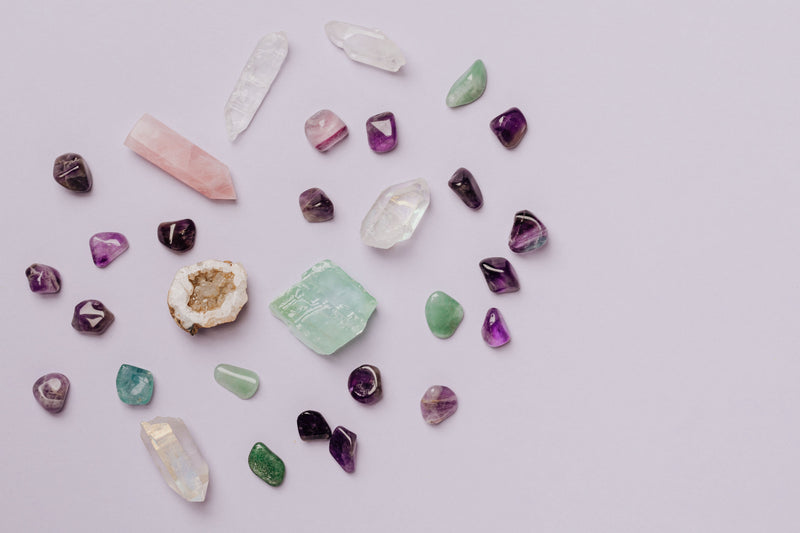 Pierres de naissance : origines, croyances et significations, mois par mois