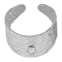Martelée et épaisse